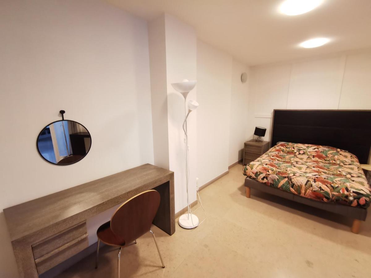 Aux pieds du Château Apartamento Tournon-sur-Rhone Exterior foto