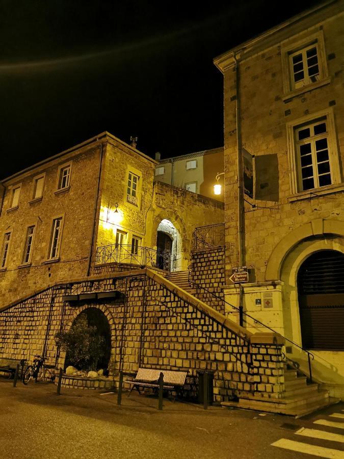 Aux pieds du Château Apartamento Tournon-sur-Rhone Exterior foto